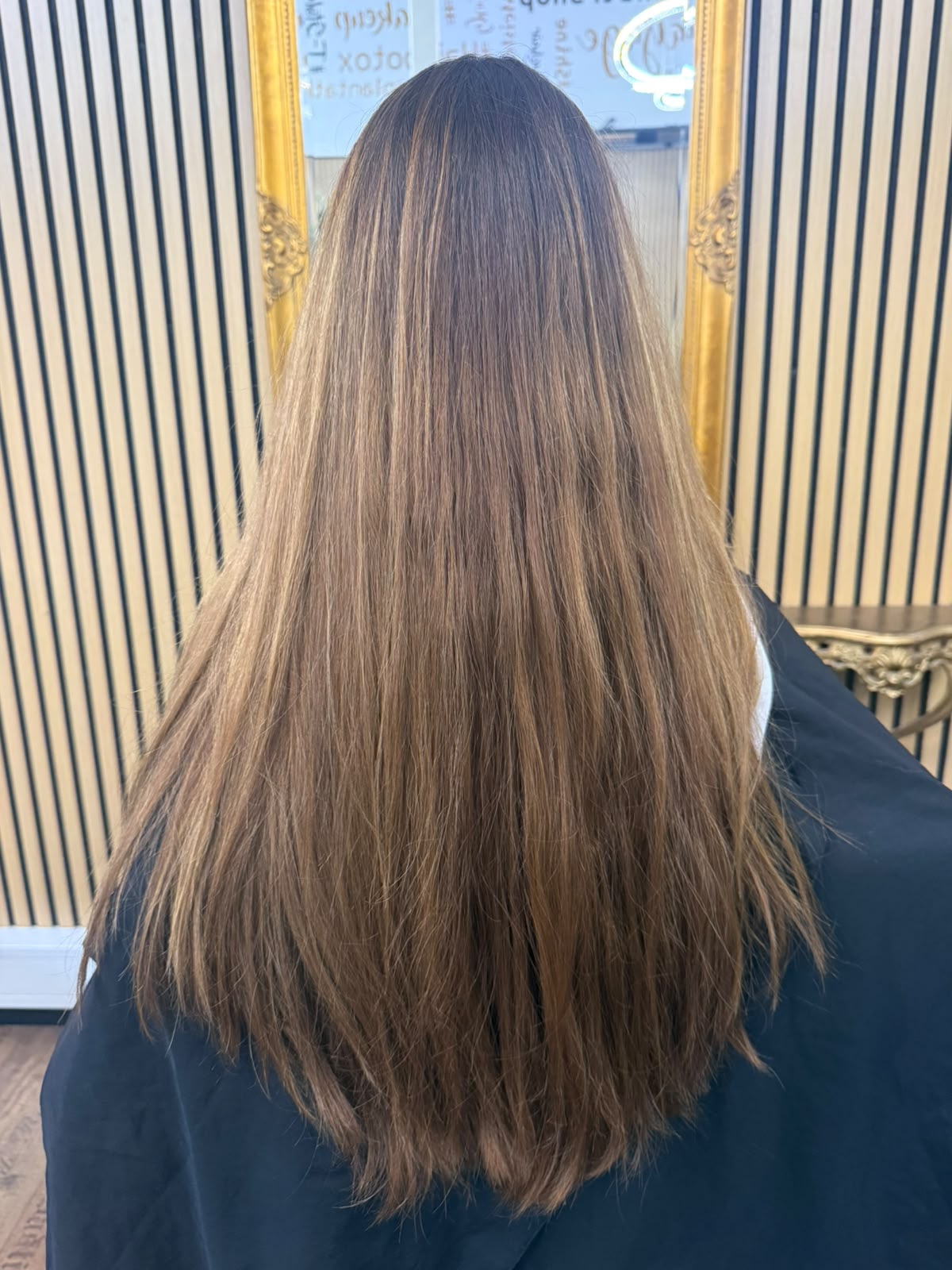 Vorher: lange Haare vor der Keratin-Glättung mit SHURUPH Professor Brasilian